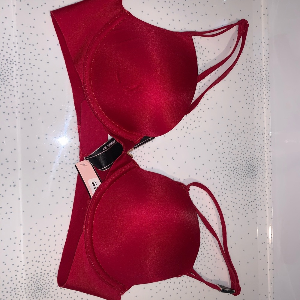 Red push-up bra